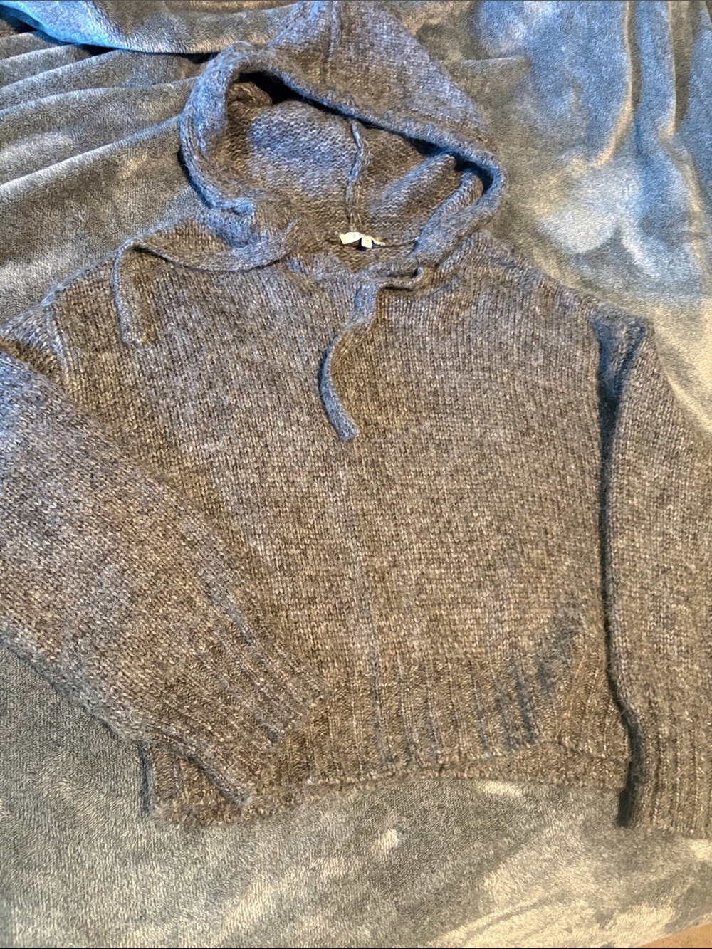 Woman’s Z Supply Gray Polyester hooded sweater size medium